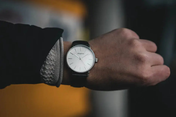 What Should I Know About Rolex Bracelets When Buying a Watch?