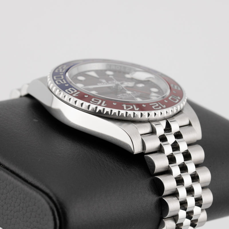 Rolex GMT-Master II "Pepsi" - 126710BLRO - 40mm