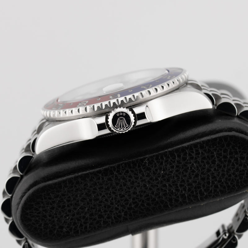 Rolex GMT-Master II "Pepsi" - 126710BLRO - 40mm