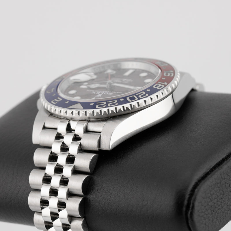 Rolex GMT-Master II "Pepsi" - 126710BLRO - 40mm