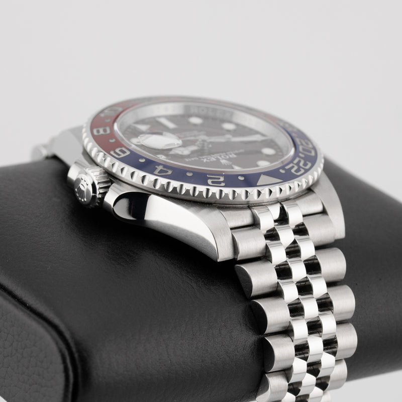 Rolex GMT-Master II "Pepsi" - 126710BLRO - 40mm