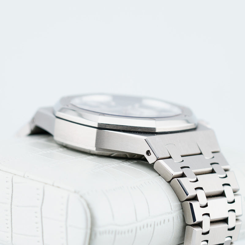 Audemars Piguet Royal Oak Chronograph - Ref. 26331ST - 41mm Stainless Steel - Gorgeous Reverse Panda Dial