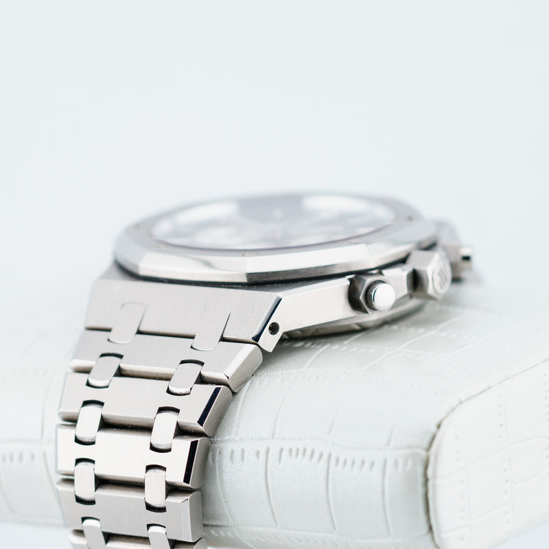Audemars Piguet Royal Oak Chronograph - Ref. 26331ST - 41mm Stainless Steel - Gorgeous Reverse Panda Dial