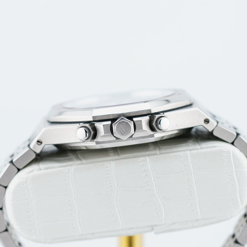 Audemars Piguet Royal Oak Chronograph - Ref. 26331ST - 41mm Stainless Steel - Gorgeous Reverse Panda Dial