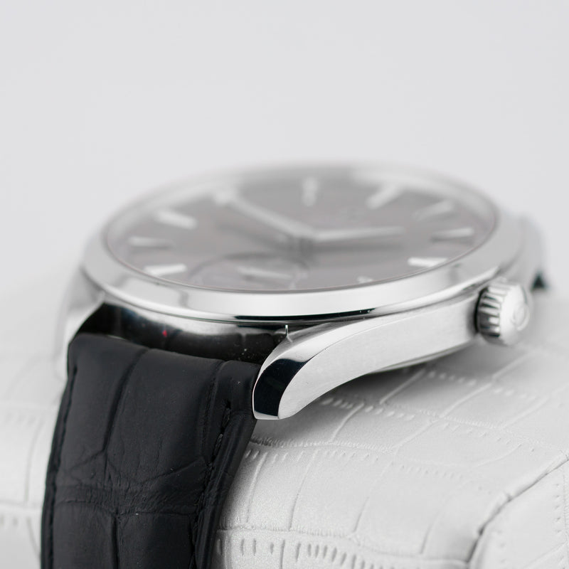 Omega Aqua Terra - Ref. 231.13.49.10.06.001 - 49.2mm Stainless Steel - MASSIVE Hand-Wound Omega!